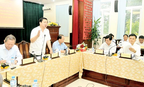 Phân công rõ nhiệm vụ từng đơn vị để giải quyết ùn tắc giao thông
