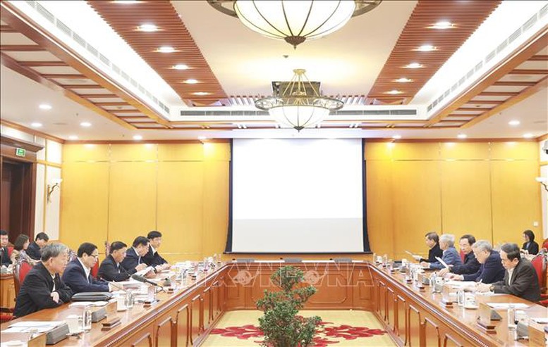Phát triển khoa học, công nghệ, đổi mới sáng tạo và chuyển đổi số là lựa chọn bắt buộc