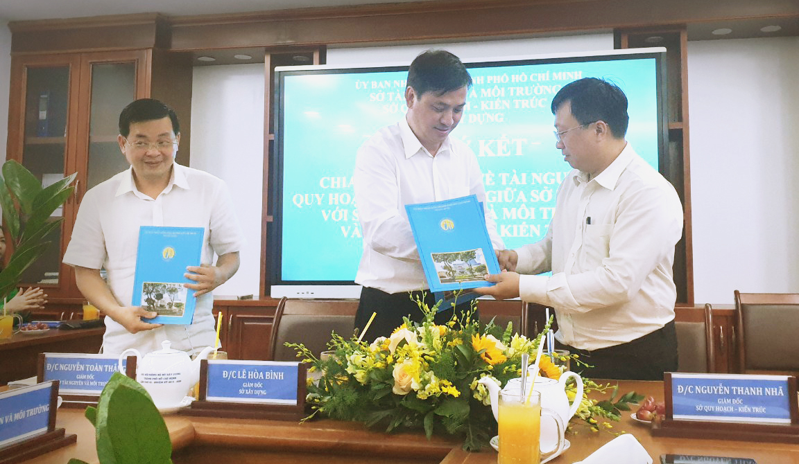 Lễ ký kết chia sẽ dữ liệu số về tài nguyên – quy hoạch – xây dựng
